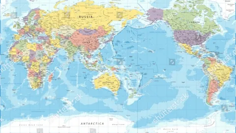 曼联重金出击引援战！1亿欧元锁定巴萨巨星，后防线焕新升级在即。